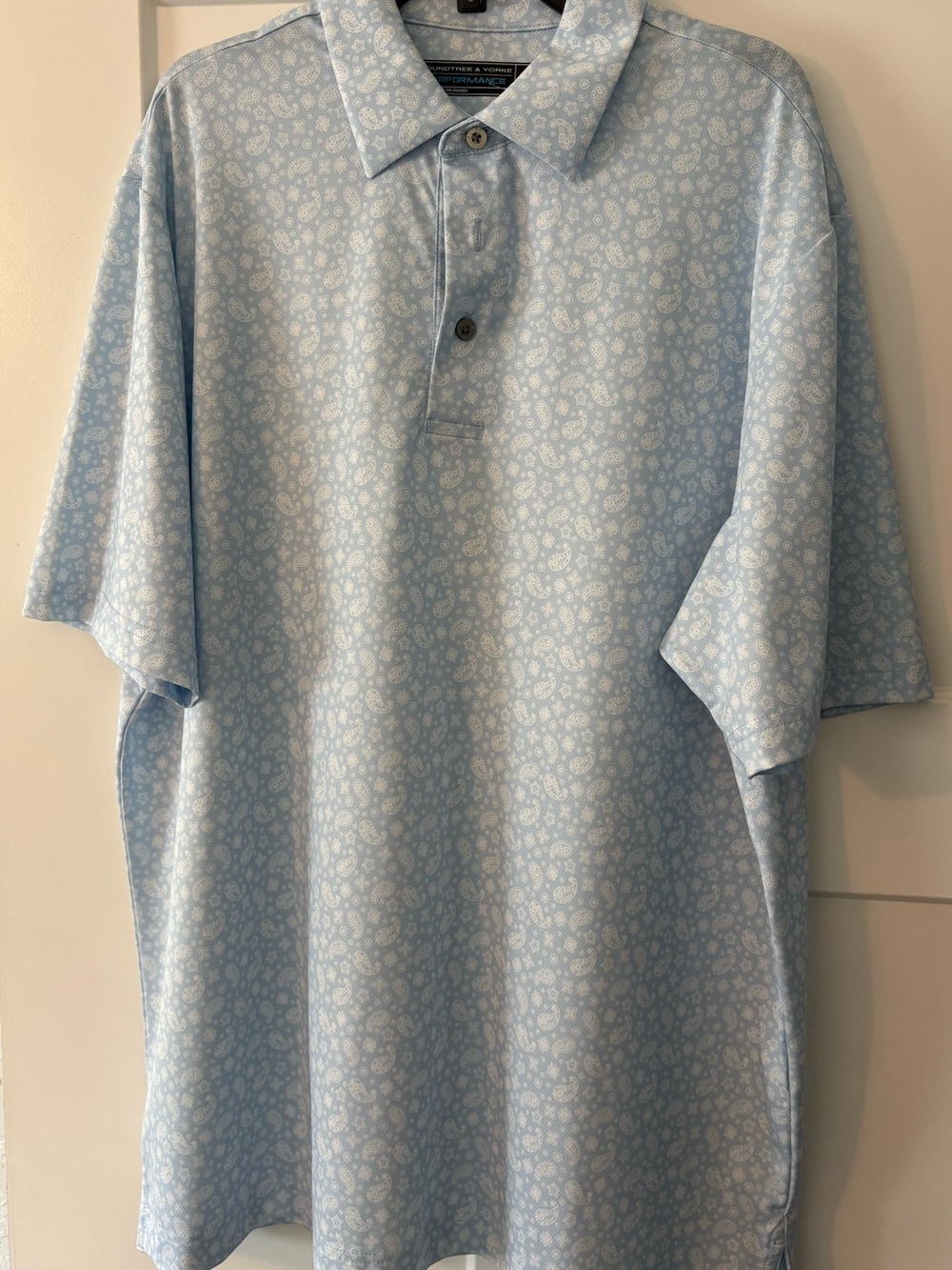 Roundtree & Yorke Performance Men’s Light Blue Paisley Polo Shirt